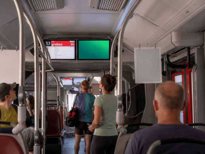 BERNMOBIL Digitaler Screen