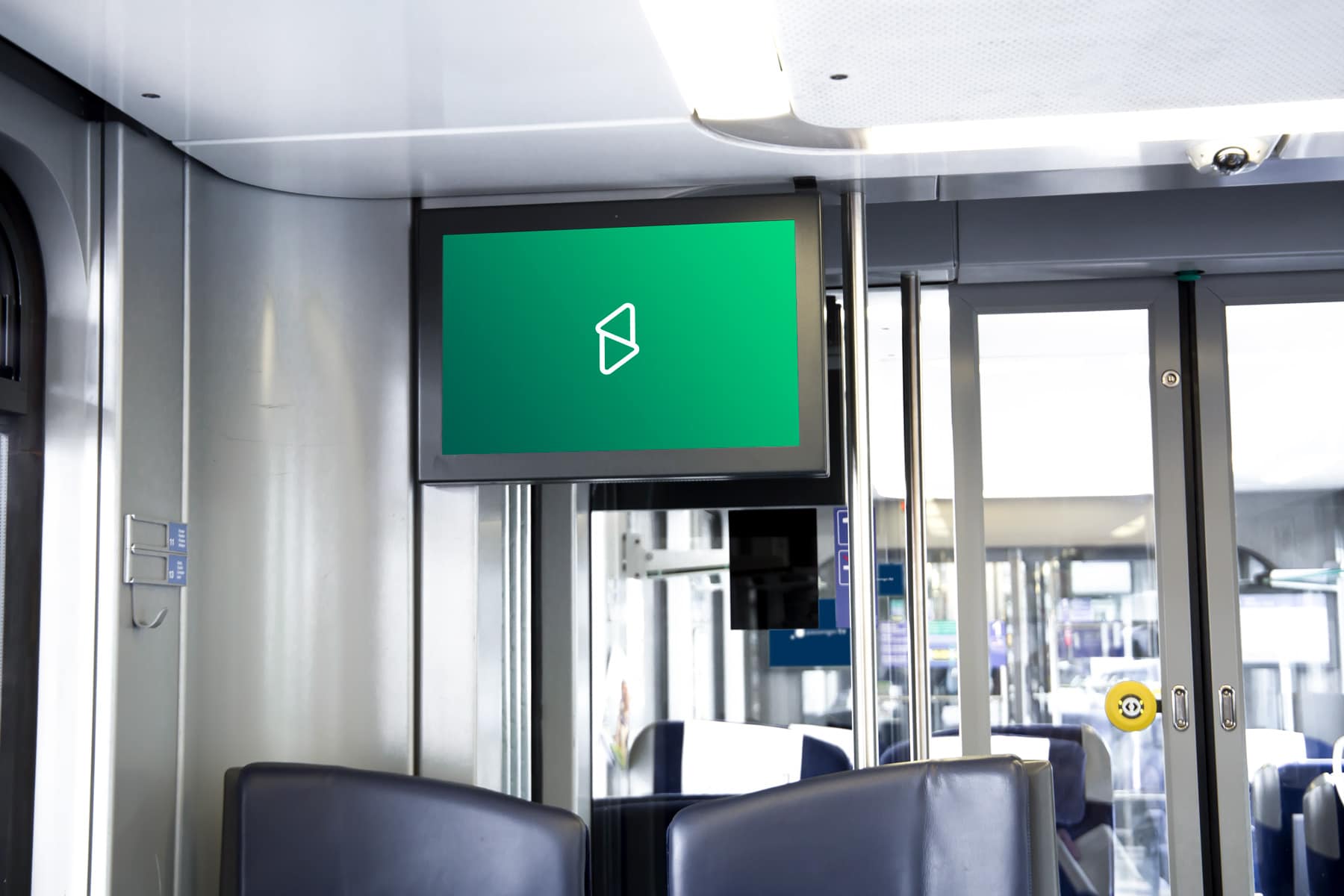 Environment Public Transport - Digitaler Werbescreen in einem Zug