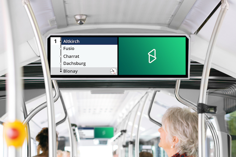 Environment Public Transport - Digitaler Werbescreen in einem Bus